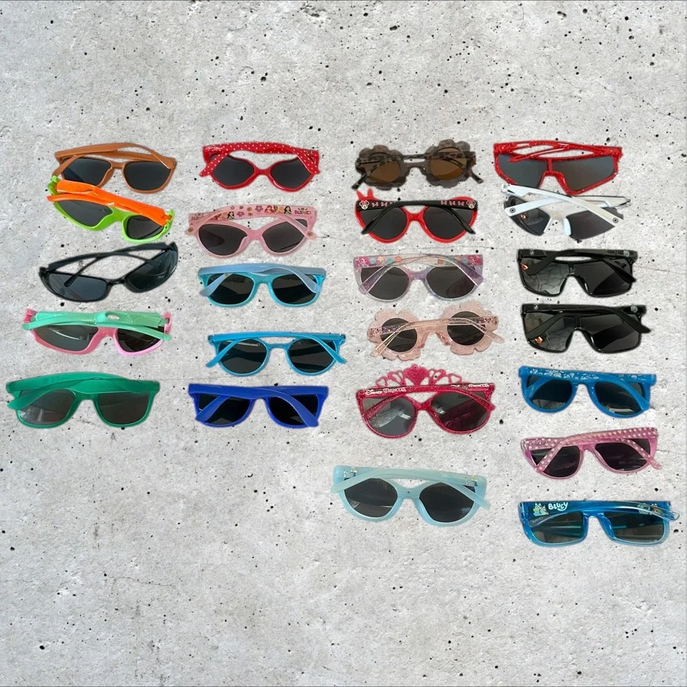 Lot of 20+ Kids Sunglasses Inc.‎ Disney Bluey Mixed Styles Boys Girls